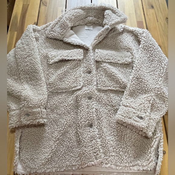 H&M Womens Oversized Cozy Cream Teddy Sherpa Button Up Jacket With Pockets Large - Picture 1 of 4